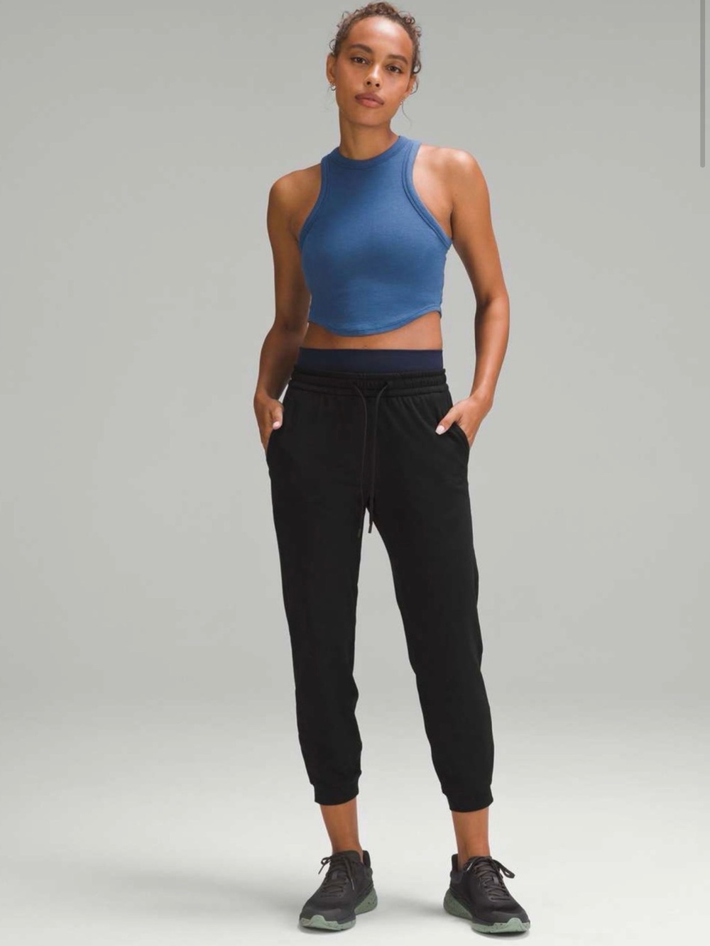 Lululemon Soft Jersey Classic-Fit Mid-Rise
Jogger in Black Size 8